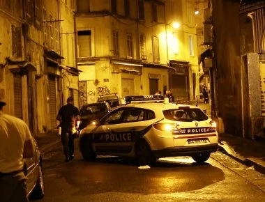 Πεδίο μάχης το κέντρο της Μασσαλίας: Σοβαρά επεισόδια με τραυματίες ανάμεσα σε οπαδούς των Μαρσέιγ-Λάτσιο